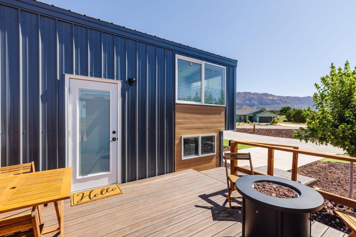 Modern Home With Private Hot Tub Apple Valley Екстериор снимка
